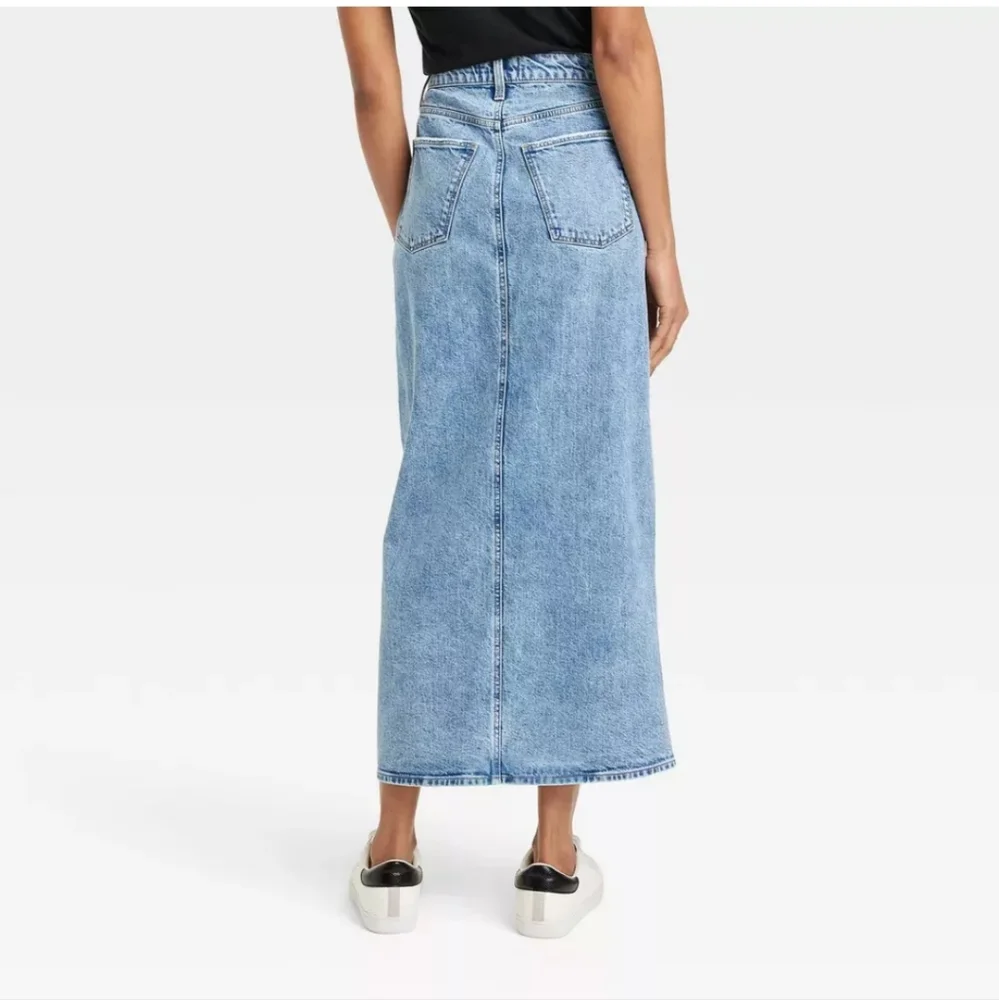 Universal Thread Woman's Medium Wash Denim Maxi Skirt ~ Blue - Picture 2 of 13